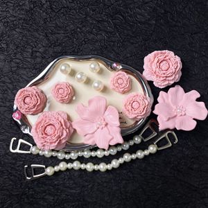 Breloques de chaussures en plastique colorées en forme de fleurs, marguerites et tournesols, décorations DIY pour sabots Crocs, accessoires Kawaii, vente en gros - Product Image 5