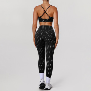 Nuevo Conjunto de Yoga de 2 Piezas con Estampado de Puntos Plateados, Transpirable, Pantalones Ajustados de Alta Elasticidad y Sujetador Deportivo con Efecto Push-Up - Product Image 4