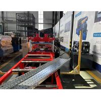 Machine de formage à froid pour la fabrication de plateaux-câbles en acier rapide