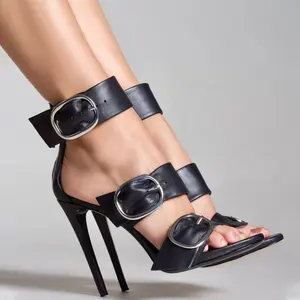 Sandalias de piel sintética con hebilla Triple para mujer, zapatos de tacón alto, color negro