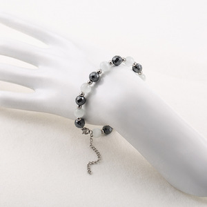 สร้อยข้อมือลูกปัดแบบยูนิเซ็กซ์สีดำสีขาวบล็อกสีทรงเรขาคณิตรูปลูกบอลเครื่องประดับเหล็กไทเทเนียม XYB0096 - Product Image 2