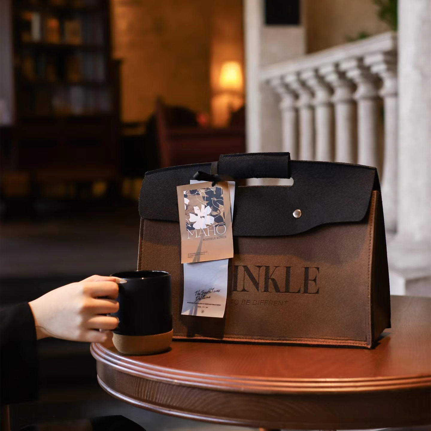 สีน้ำตาลเข้ม