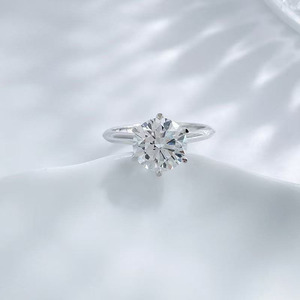 <span class=keywords><strong>Bague</strong></span> de fiançailles classique à tige droite, <span class=keywords><strong>couronne</strong></span> à 6 griffes, en or blanc 18 carats avec diamant de laboratoire rond pour femme - Product Image 5