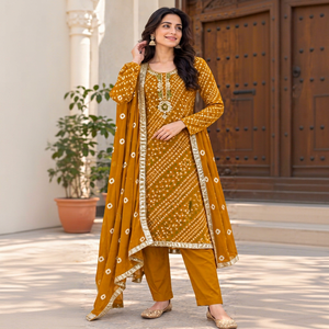 Ensemble de Kurti long imprimé pour femmes, style Bandhej, avec de riches broderies à la main |   Kurta en rayonne, pantalon en coton à taille élastique et chiffon imprimé D - Product Image 1