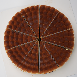 Producto en Oferta, Pastel de Mousse Tiramisú de Ocho Pulgadas y Diez Porciones, Bajo en Grasa, para Transporte Congelado - Product Image 1