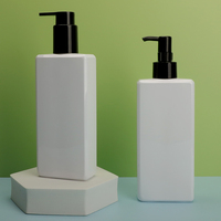 Flacon cosmétique vide en plastique PET de 800 ml pour le lavage du corps, le shampooing, l'emballage avec pompe à lotion, impression d'étiquette carrée