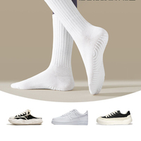 Chaussettes de yoga anti-dérapantes d'intérieur unies promotionnelles Crew High Sticky Pilates Chaussettes personnalisables