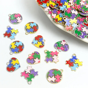 Charmes en émail en forme <span class=keywords><strong>de</strong></span> <span class=keywords><strong>coeur</strong></span> rond irrégulier Puzzle pendentifs en alliage pour collier à faire soi-même Bracelet boucles d'oreilles porte-clés - Product Image 1