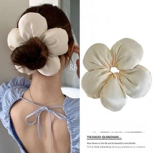 Elastici per Capelli Grandi con <span class=keywords><strong>Fiori</strong></span> 3D Stile Coreano - Morbidi Elastici in Spugna per Donna - Accessori per Capelli Floreali in Rete Boutique - Product Image 5