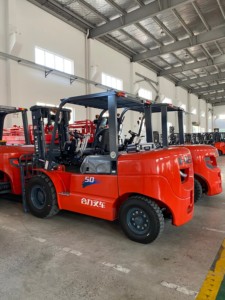 Montacargas CPCD50 de 5 Toneladas, Nuevo, con Accesorio de Desplazamiento Lateral, Precio Económico - Product Image 2