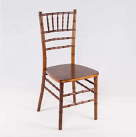 Chaises de salle à manger Chiavari modernes empilables en bois massif avec dossier pour mariages, banquets, hôtels, fêtes et parcs (vente en gros)