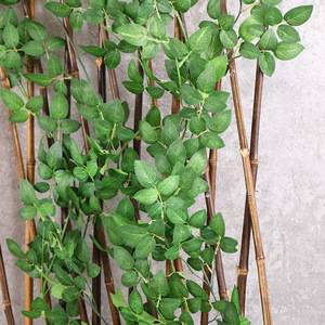 Guirnalda de Rosas Artificiales Gardenia de 1.8m de Largo para Decoración Interior y Exterior, Guirnalda Verde para Colgar en la Pared - Product Image 2