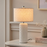 Lampe de table moderne en céramique blanche avec abat-jour en lin, base embossée, douille E26, 23 pouces, lampe de chevet pour chambre à coucher, salon, décoration