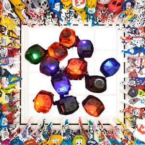 도매 만화 귀여운 PVC <span class=keywords><strong>LED</strong></span> 발광 야광 참 장식품 어린이 신발 DIY 부품 클로그 장식 - Product Image 3