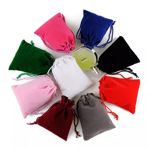 Sac à bijoux en velours de coton imprimé avec logo personnalisé, emballage cadeau en velours doux, pochette à cordon, sac promotionnel en velours - Product Image 4