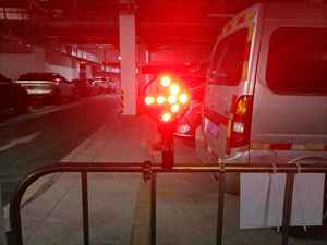 Luz de Advertencia de Tráfico Solar con 16 LED, Material ABS/PC, 150x66x336mm, con Luz Intermitente y Película Reflectante 3M, IP66 - Product Image 5