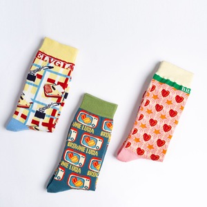 Chaussettes en coton doux respirantes personnalisées pour femmes et couples, tendance printemps-automne, décontractées et polyvalentes - Product Image 1