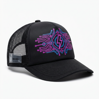 Casquette de baseball trucker personnalisée à 6 panneaux en maille unie, bicolore, pour l'extérieur, avec impression numérique sur tissu effet néon cyberpunk et broderie 3D