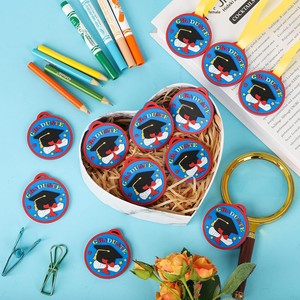 Médailles de remise de diplôme COCHIE pour enfants, 2 pouces, en caoutchouc, motif casquette, en vrac, légères, avec ruban pour le cou, mignonnes, pour la maternelle et les fêtes préscolaires - Product Image 4