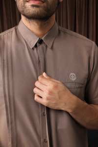 Camisa de Manga Corta Tranquil Ethereal Heaven AdamLuxe con Detalle Plisado para Uso Diario Informal - Product Image 2