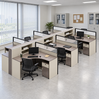 Poste de travail pour centre d'appels avec cloisons d'écran, rangements personnels et passages de câbles pour configurations de mobilier de bureau multi-postes