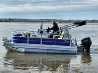 Nouveau mini bateau de course en aluminium de 17 pieds/5.2m avec terrasse pour les loisirs en plein air en famille, la pêche et le divertissement sportif