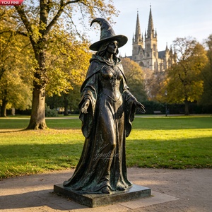 Statua di Strega in Bronzo a Grandezza Naturale YOUFINE, Statua di Donna Maga Fantastica per Decorazione di Giardini e Paesaggi Esterni - Product Image 1