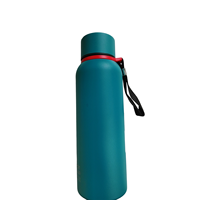 Flacon à vide isotherme de voyage portable en acier inoxydable de 600ml avec couvercle de tasse et corde à main pour les gobelets portables de camping