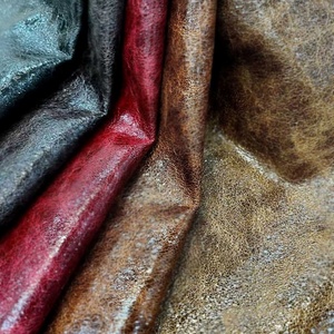Tissu en cuir huilé vintage multicolore, cuir de vachette vieilli effet Crazy Horse pour sacs, chaussures et meubles - Product Image 1