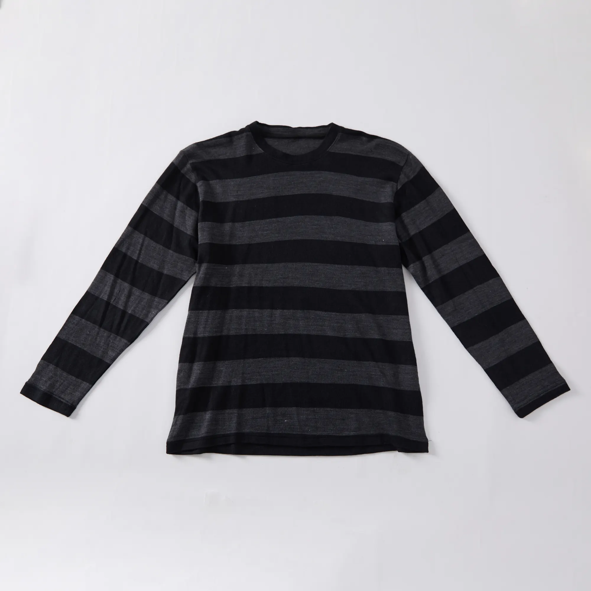 Novo design masculino malha usar personalizado alternativo listrado simples preto suéter homens