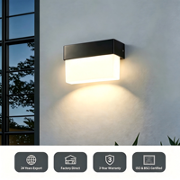 Lampe murale LED extérieure étanche IP65 6W avec diffuseur en polycarbonate, design carré, pour éclairage de jardin (vente en gros)