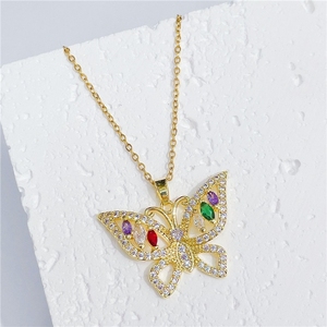 Collier de luxe avec pendentif papillon ajouré coloré entièrement serti de diamants, collier papillon en zircon tendance pour femme, cadeau de bijoux - Product Image 4