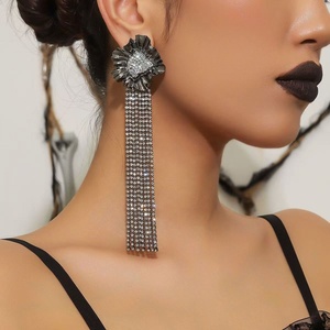 Pendientes de Araña de Moda de Alta Gama Estilo Europeo Americano con Borlas Largas Exageradas para Mujer, Accesorios Elegantes para las Orejas - Product Image 1