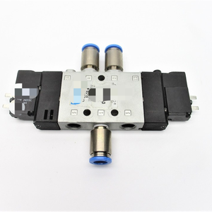 Cpe14-m1bh-5j-wbrqs-8 Unmp Nuevo Módulo Acoplador EtherCAT PLC de Automatización Industrial Original, Comunicación Modbus, 12 Meses - Product Image 1