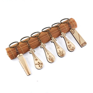 Llavero de Instrumento Musical de Madera Estilo Chino, Colgante Creativo de Pipa con Grabado Láser, Pequeño Regalo - Product Image 2