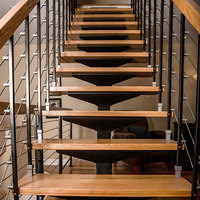 Escalier en tube carré personnalisable Prima, taille réglable pour hôtel et villa haut de gamme