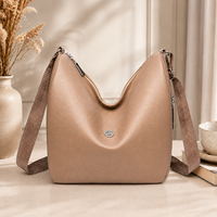 Fournisseur de sacs hobo souples en gros, sac à bandoulière personnalisé en cuir PU souple pour femme avec large sangle et faible MOQ de 20 pour les entreprises