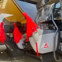 Excavadora de cadenas usada KOMATSU PC240LC con línea de martillos auxiliares completa y bajo mantenimiento para tareas de rompe roca ligera y limpieza de terrenos