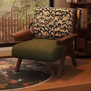 Canapé de luxe au design vintage, fauteuil en velours avec accoudoirs en bois, salon, hôtel, appartement, café, fauteuil de salon, canapé de détente - Product Image 1