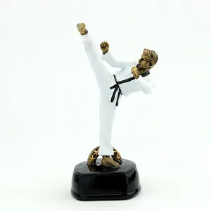 Geschenken En Ambachten Hars Taekwondo Trofee Award Decoratie Sculpturen Souvenir Sport Evenementen Collectible Trofee Standbeelden