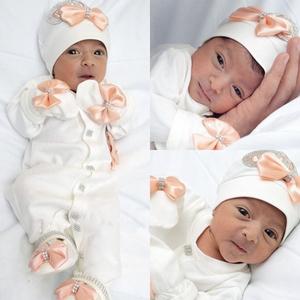 Ensemble 4 pièces 'Take Me Home' pour femme enceinte de 39 semaines : Combinaison, couverture pour bébé, bonnet, moufles, chaussures et parure de bijoux couronne royale pour photographie - Product Image 5