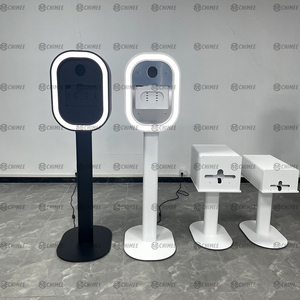 บริการให้เช่าบูธถ่ายภาพแบบพกพาสำหรับงานแต่งงาน งานวันเกิด และงานอีเว้นท์ต่างๆ พร้อมจอภาพแนวนอน เช่น iPad และ Surface Pro - Product Image 2