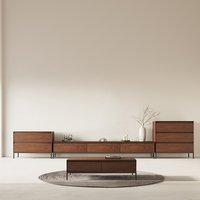 Meuble TV et table basse en bois massif noyer, style moderne et épuré 2024, avec plateau en pierre frittée