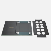 Boîte pliante en papier d'art de 2mm d'épaisseur imprimée avec logo personnalisé Carton robuste de concepteur Capsules de café carrées de forme carrée UV à la mode