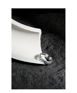 Bague coréenne en argent Ins Niche Personnalité Retro Old Lines Fried Dough Twists Design S925 Sterling Silver Open Ring - Product Image 5