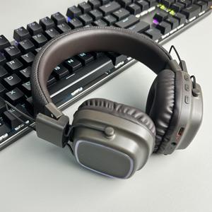 Auriculares de diadema retro de metal para gaming, inalámbricos de un solo oído con chipset JL, luz LED y bajos potentes, directos de fábrica. - Product Image 2