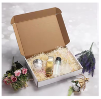 Boîte d'emballage en carton ondulé blanc plat pour petite entreprise lamination mate de cils gaufrage imprimé pour boîtes d'expédition de centre commercial