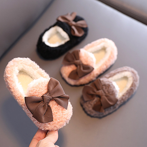 Осенне-зимние новые стильные хлопковые туфли для маленьких девочек Нескользящие шерстяные туфли плюшевые классические детские повседневные туфли для маленьких девочек