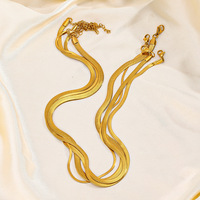 Vente en gros 2MM 5MM 18K Plaqué or Chevrons Clavicule Plat Chaîne Serpent Collier pour Femmes Vintage Diamant Acier Inoxydable