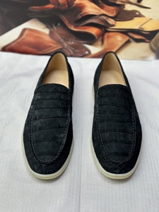 Mocasines de Piel de Cocodrilo 100% Auténtica en Color Negro |   Zapatillas sin cordones con acabado mate |   Zapatos Casuales para Hombre con Suela de Goma Resistente - Product Image 5